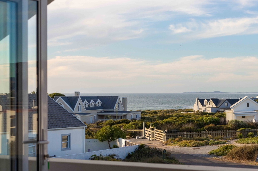 5 Bedroom Property for Sale in Grotto Bay Western Cape